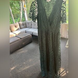 Emerald green woven detail from Baltic born